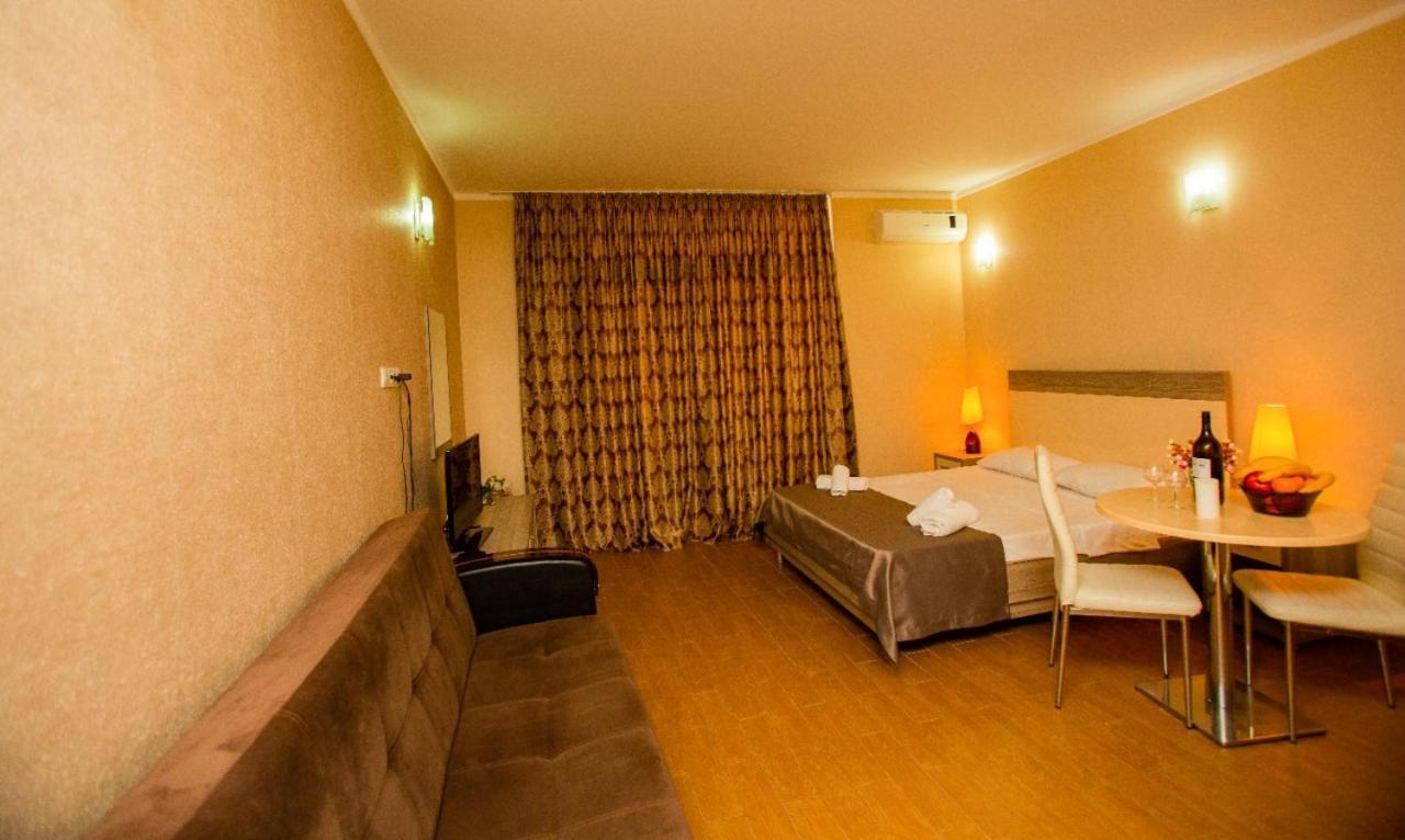 Luxury Apartments Батуми Экстерьер фото